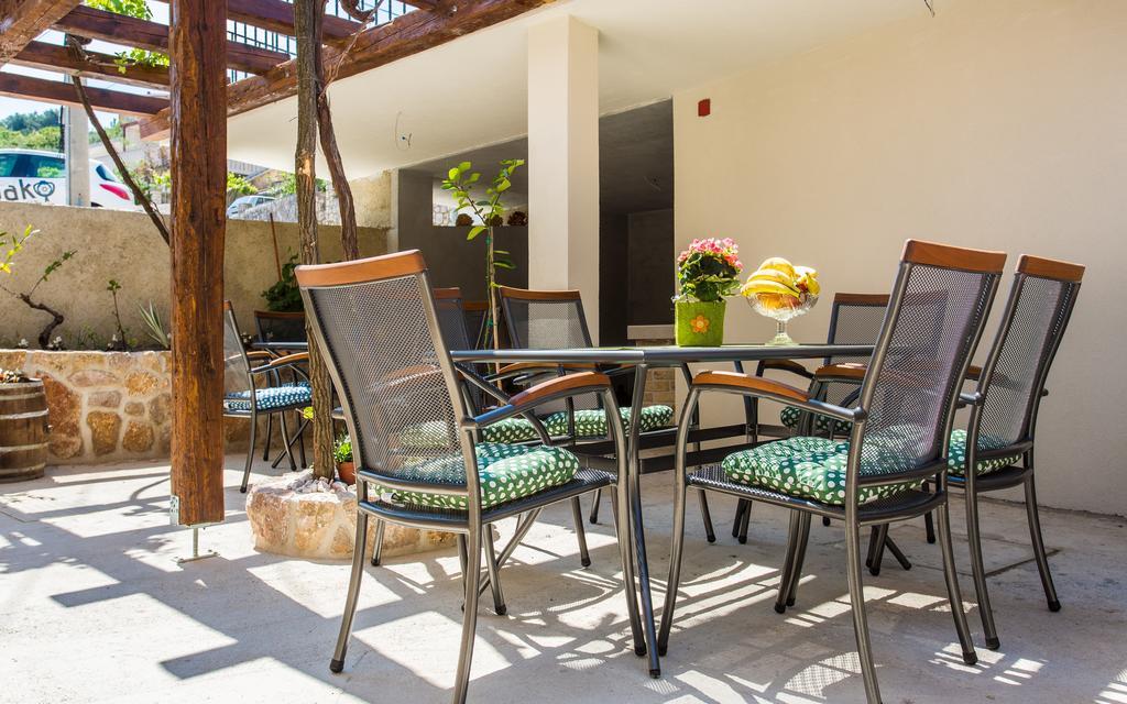 Apartman Bonaca Vrbnik Zewnętrze zdjęcie
