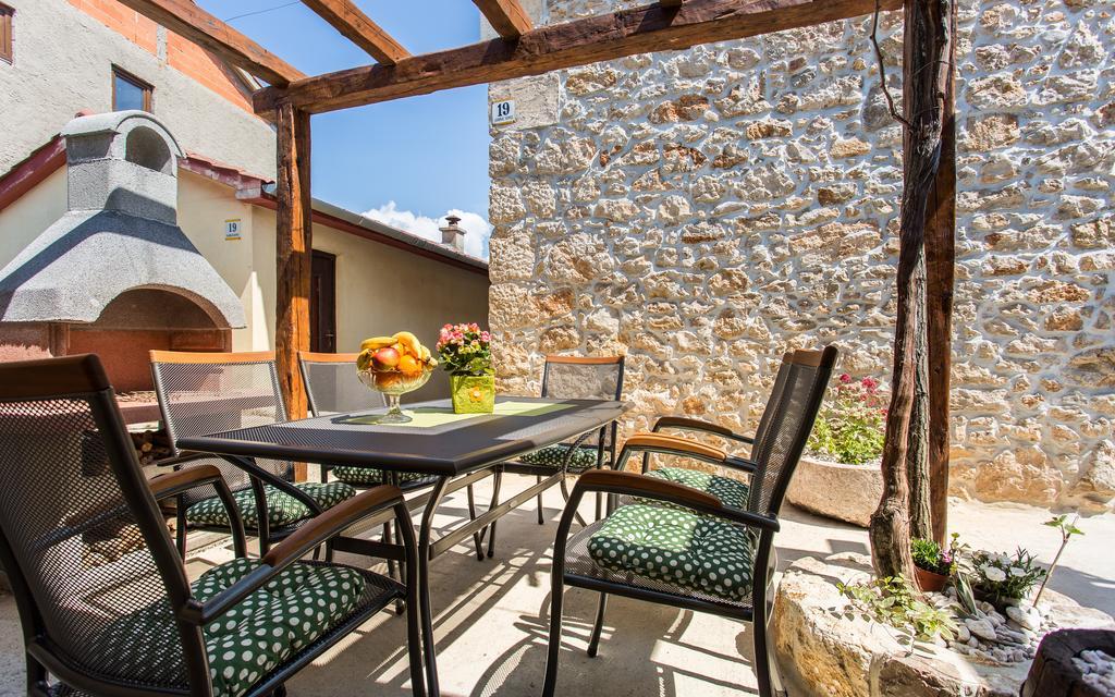 Apartman Bonaca Vrbnik Zewnętrze zdjęcie
