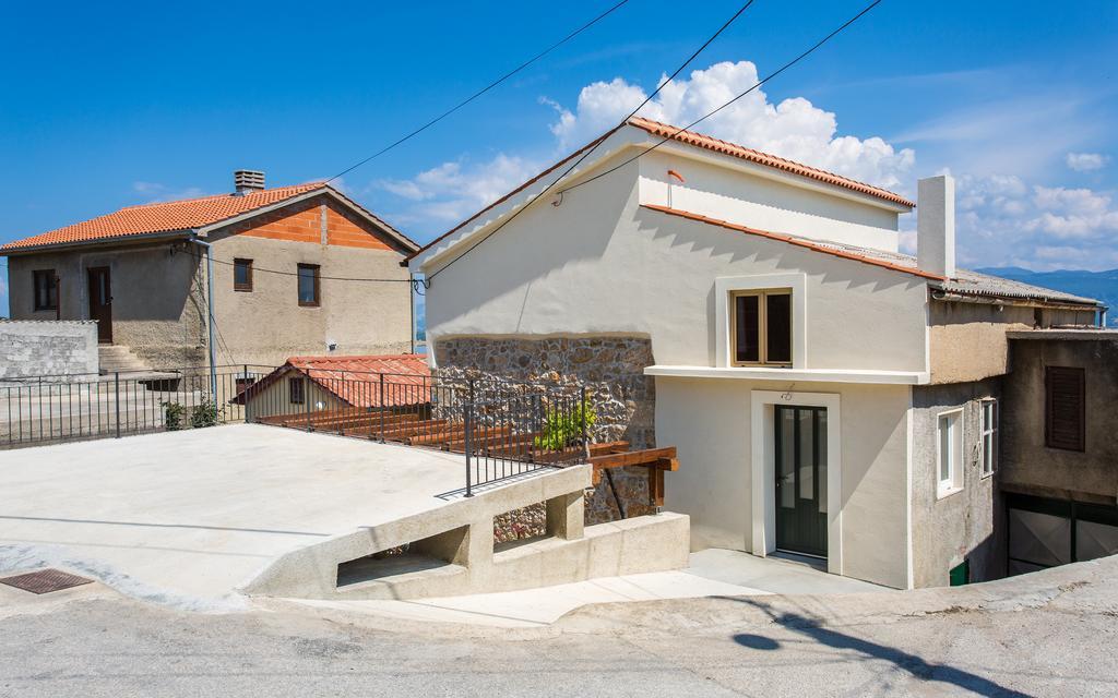 Apartman Bonaca Vrbnik Zewnętrze zdjęcie